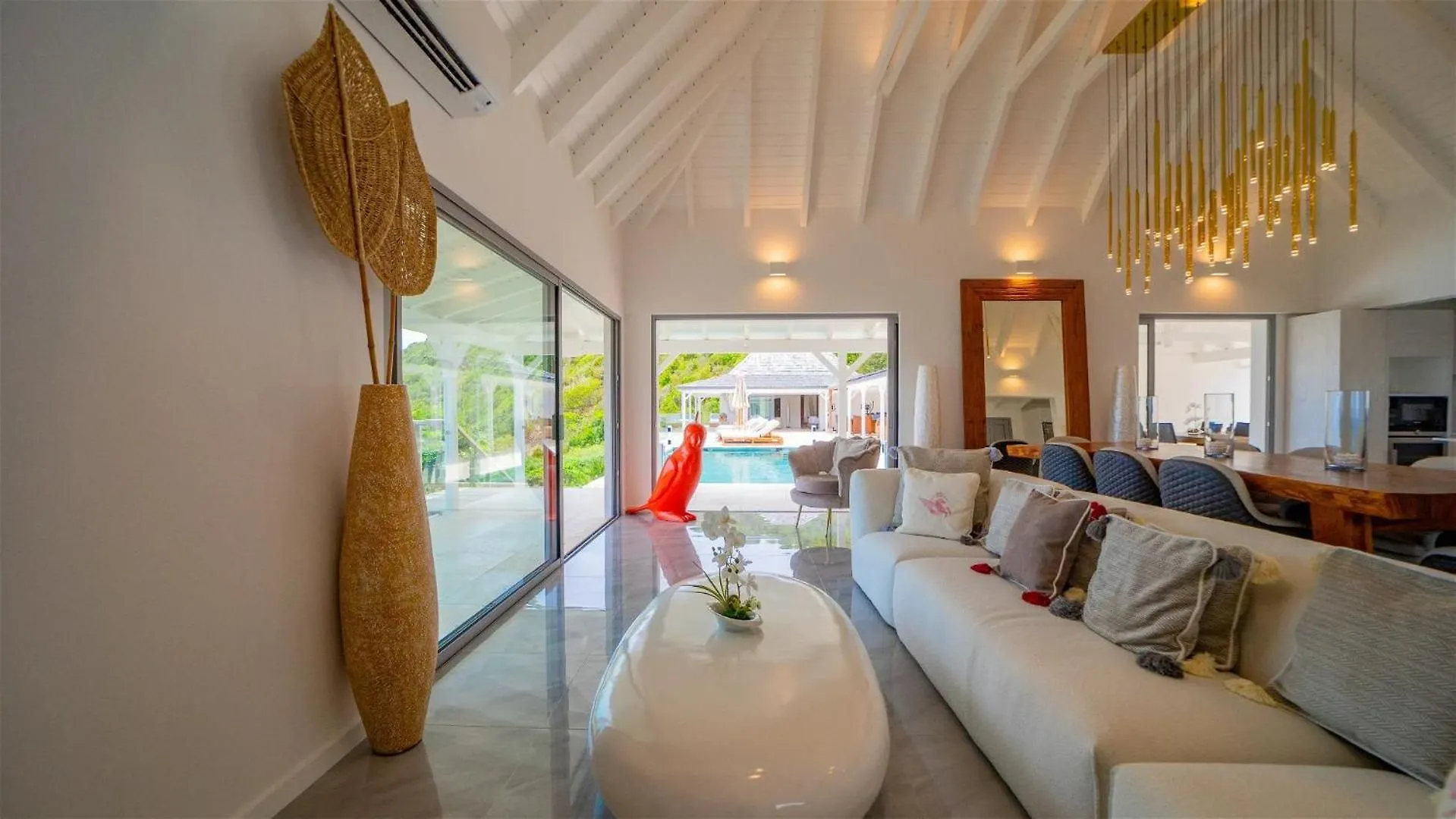 Contemporary Warm Villa with Tropical Setting Gustavia